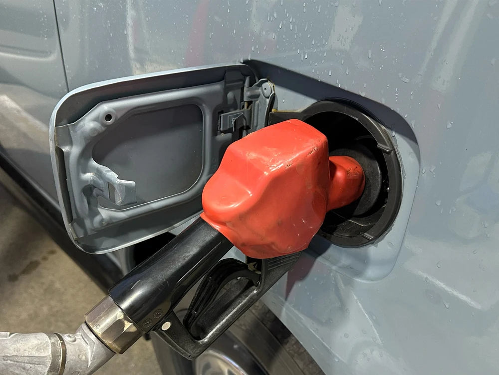THE FUELを注入した後にガソリンを給油する